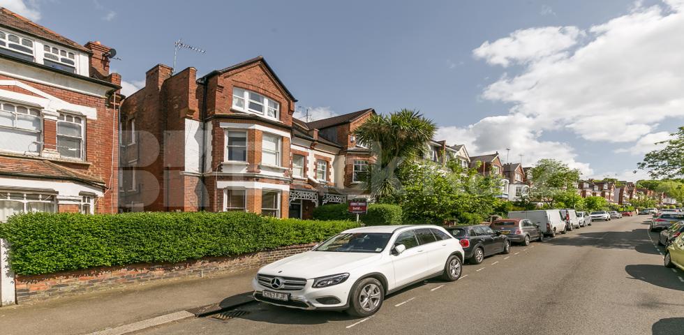 			New Instruction! Private patio and garden flat!, 1 Bedroom, 1 bath, 1 reception Flat			 Talbot Road, Highgate